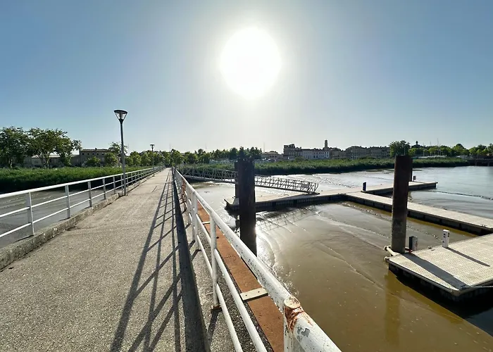 Cote Confort 2pieces Face A La Gironde * باويلاك